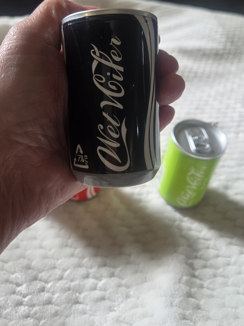 NWT 4-Mini Soda Can Wet Wipes Keychain Set (4-Pack) - Multi Color - Picture 5 of 14